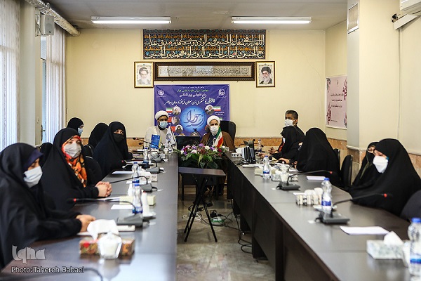 حضرت فاطمه (س) نمونه زن توانمند مسلمان در نقش‌آفرینی سیاسی و اجتماعی