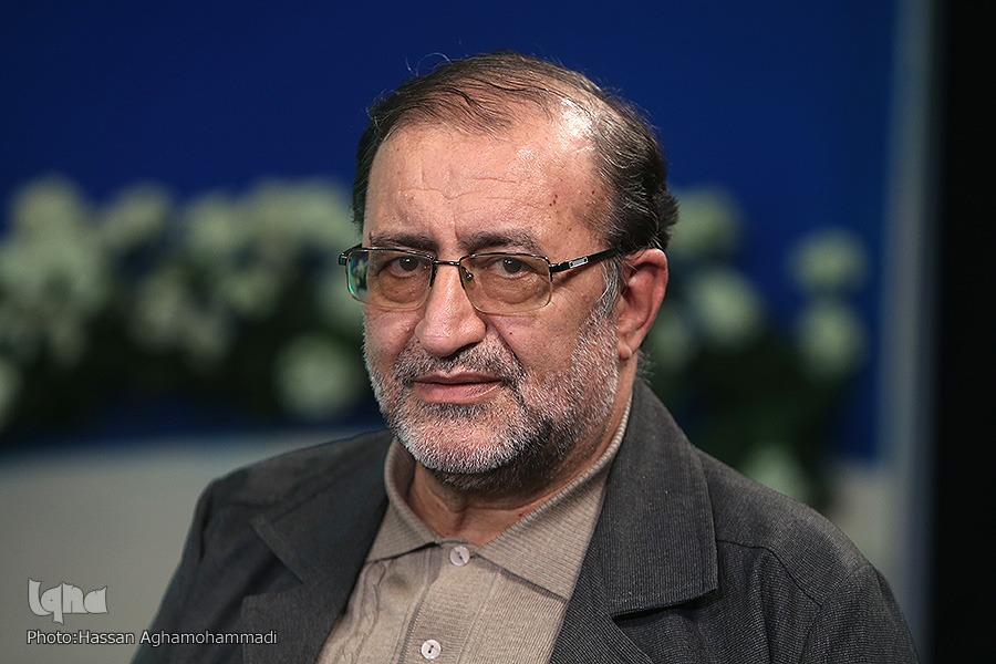 سیاستگذارن ادبیات درگیر خرده&zwnj;کاری&zwnj;های جشنواره&zwnj;ای هستند/ مدیر شجاع کم داریم