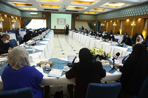 تاکید بر نقش مهم زنان در تحقق صلح و عدالت با پیروی از الگوهای اسلامی