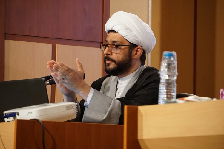 اخوت: بخشی از حوزه هنوز به قرآن به عنوان وحی نمی‌نگرد/ معرفت: بیشترین متخصصان قرآنی در حوزه تربیت شده‌اند