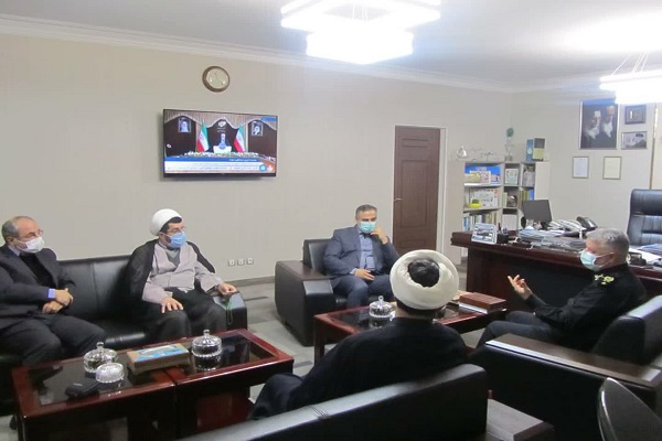 دیدار مدیران کاروان قرآنی انقلاب با فرمانده نیروی دریایی ارتش