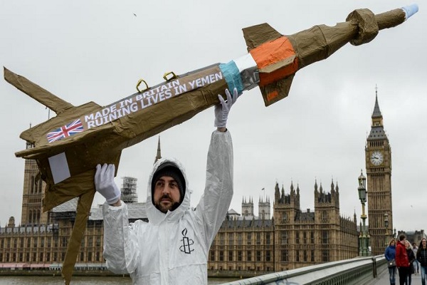 لندن و سیاست طولانیتر کردن جنگ یمن با هدف فروش تسلیهات به ریاض لندن و سیاست طولانیتر کردن جنگ یمن با هدف فروش تسلیهات به ریاض