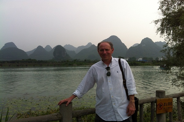 طرح جدید دولت ماکرون یکی انگاشتن اسلام و افراط‌گری است/ مسلمانان فرانسه تبدیل به شهروند درجه دو شده‌اند