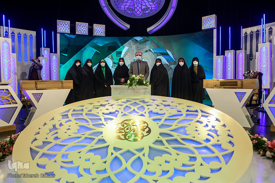 انتقاد از انحصار مسابقات بخش بانوان به رشته حفظ کل / بالاتر بودن سطح مسابقات کشوری نسبت به بین‌المللی