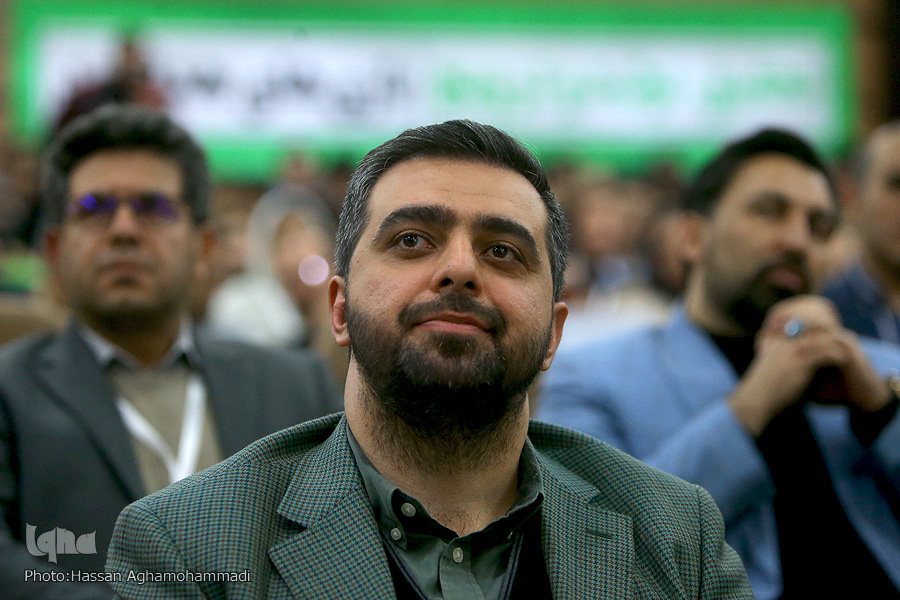 سید صادق پژمان