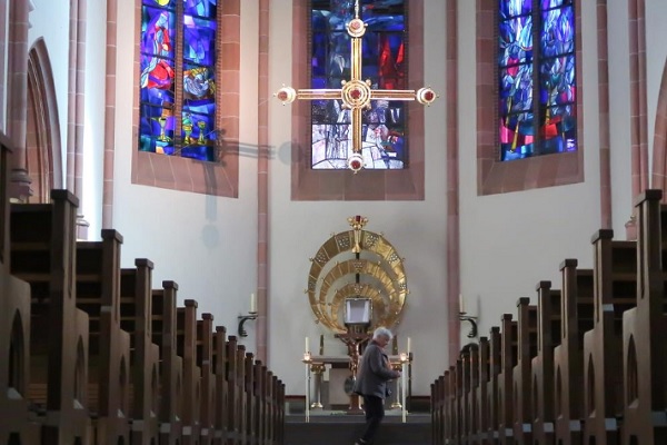 از باز شدن کلیساها در آلمان تا سوء استفاده قاچاقچیان از اوضاع کرونایی در جهان