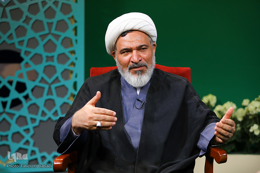  عبدالکریم بهجت‌پور، صاحب تفسیر همگام با وحی