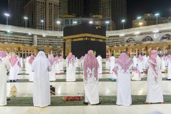 نماز شب قدر در حرم مکی+عکس