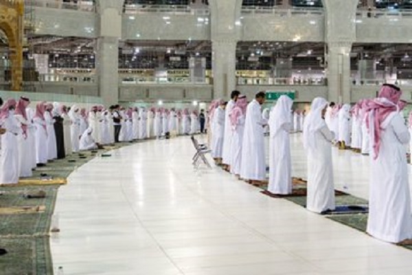 نماز شب قدر در حرم مکی+عکس