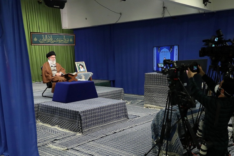 حضرت آیت الله خامنه ای در محفل انس با قرآن