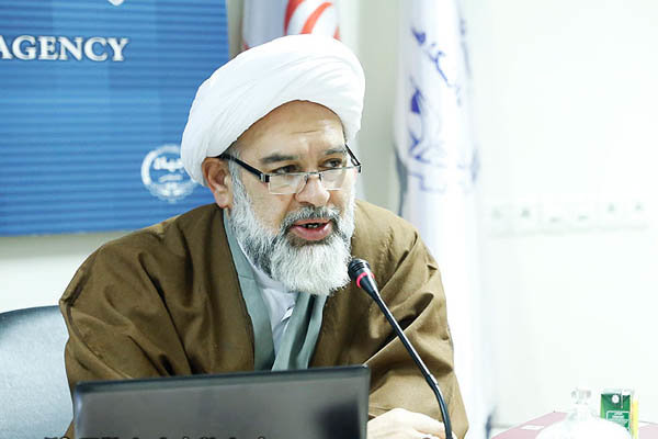 ماه رمضان فرصت پرواز به سوی خدا است / پرهیز از کثرت‌گرایی بی محتوا در اعمال