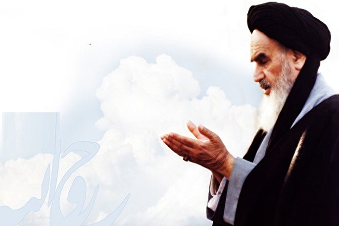 فیلم | مناجات زیبای امام خمینی(ره) در ماه مبارک رمضان