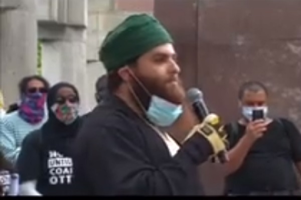 «نمی‌توانم نفس بکشم» قرن‌ها پیش بر زبان بلال جاری شد