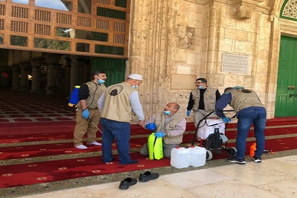 ضد عفونی مسجد الاقصی برای اقامه نماز جمعه ضد عفونی مسجد الاقصی برای اقامه نماز جمعه