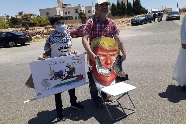 تجمع اعتراضی احزاب سیاسی اردن در مقابل سفارت آمریکا تجمع اعتراضی احزاب سیاسی اردن در مقابل سفارت آمریکا