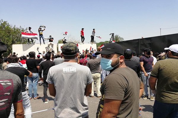 تظاهرات مردم عراق در محکومیت اهانت به ساحت مرجعیت