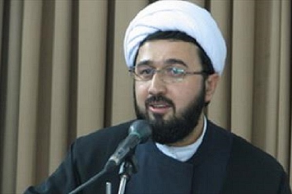 تقابل دو الگوی توحیدی مبتنی بر نص و الگوی سکولاریستی در اندیشه منی ابوالفضل