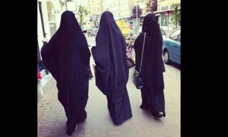 روایت تاریخی حجاب در الجزایر/ زنانی که بد حجابی نمی&zwnj;شناسند + عکس