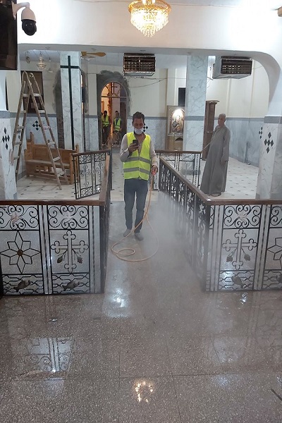 مشارکت مسلمانان در ضدعفونی کردن کلیسای عذرا در مصر + عکس مشارکت مسلمانان در ضدعفونی کردن کلیسای عذرا در مصر + عکس