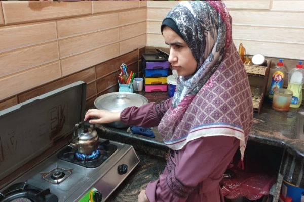 افتخار پدر فلسطینی به دختران قرآنی + عکس