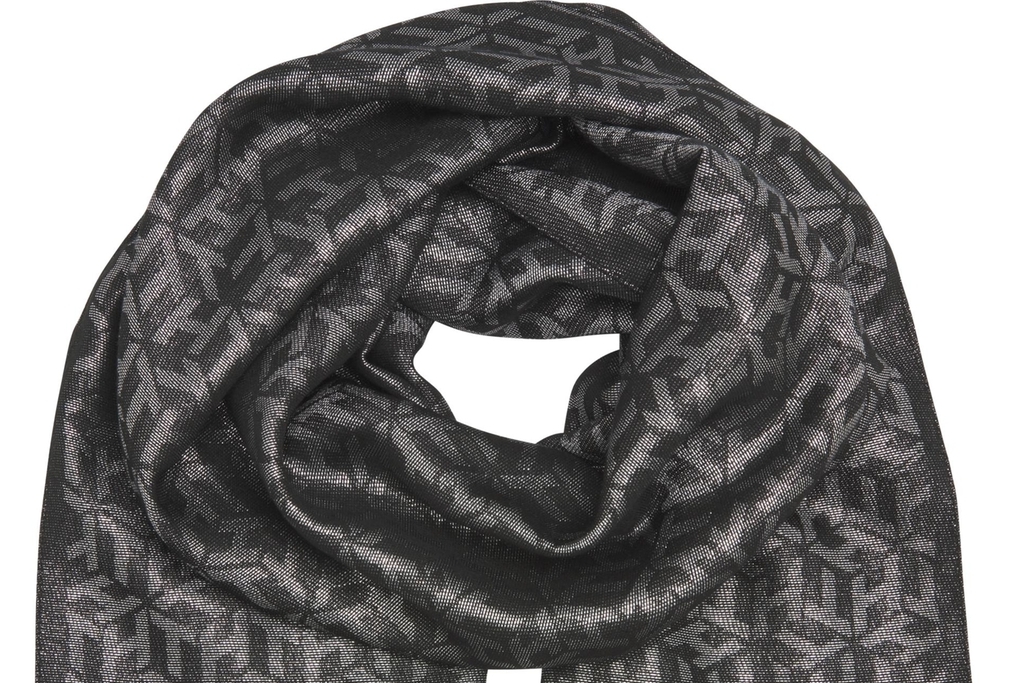 تولید روسری از سوی برند مشهور پوشاک آمریکایی