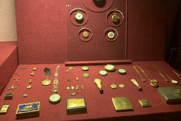 خودنمایی نسخه کمیاب قرآن کریم در موزه «غردقه» مصر / گزارش