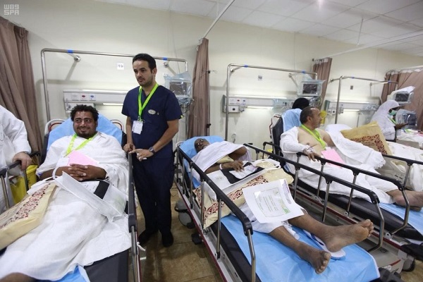 کارکنان حج، پیرامون خانه خدا