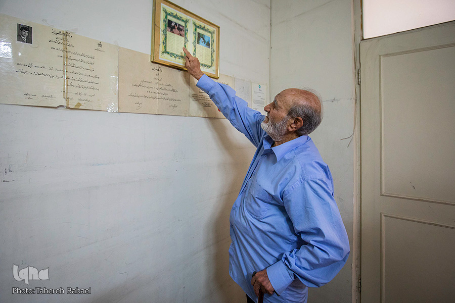 بهادر کاووسی&zwnj;فر، مؤذن