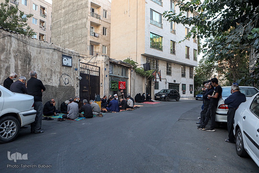 روضههای خانگی فیض عظیم است / تبدیل هر کوچه به حسینیه برای درک ذوات مقدس روضههای خانگی فیض عظیم است / تبدیل هر کوچه به حسینیه برای درک ذوات مقدس