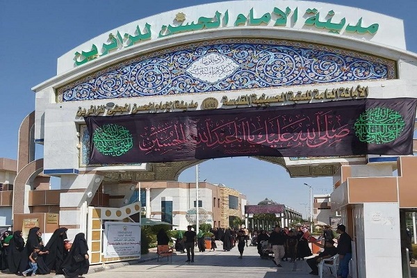 ارائه خدمات مشاوره به زائران اربعین از سوی آستان حسینی + عکس