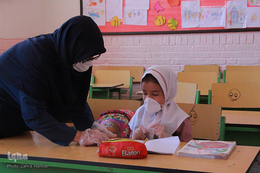 تجربه زنان در کسوت معلمی در دوران کرونا / مصالحه میان کار حرفه&zwnj;ای و زندگی خصوصی