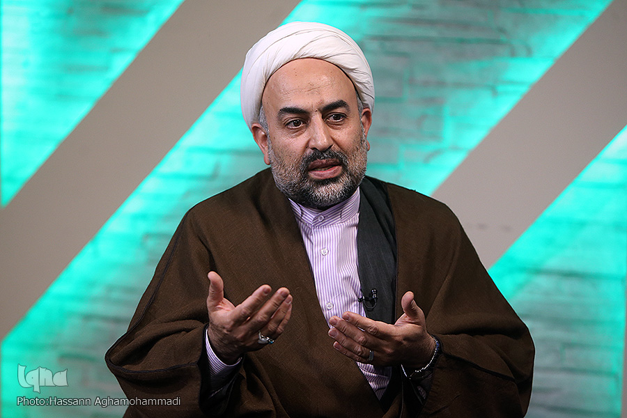 حجت‌الاسلام والمسلمین محمدرضا زائری، مدیرمسئول مجله خیمه و فعال فرهنگی و رسانه‌ای