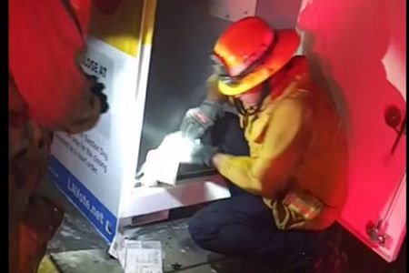 پیشتازی جزئی ترامپ و آتشزدن یک صندوق رأی در کالیفرنیا پیشتازی جزئی ترامپ و آتشزدن یک صندوق رأی در کالیفرنیا