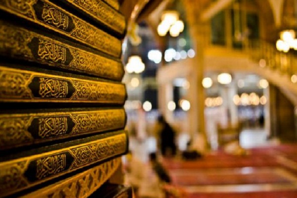 فیلم | صحافی قرآن&zwnj;های حرم مطهر حسینی