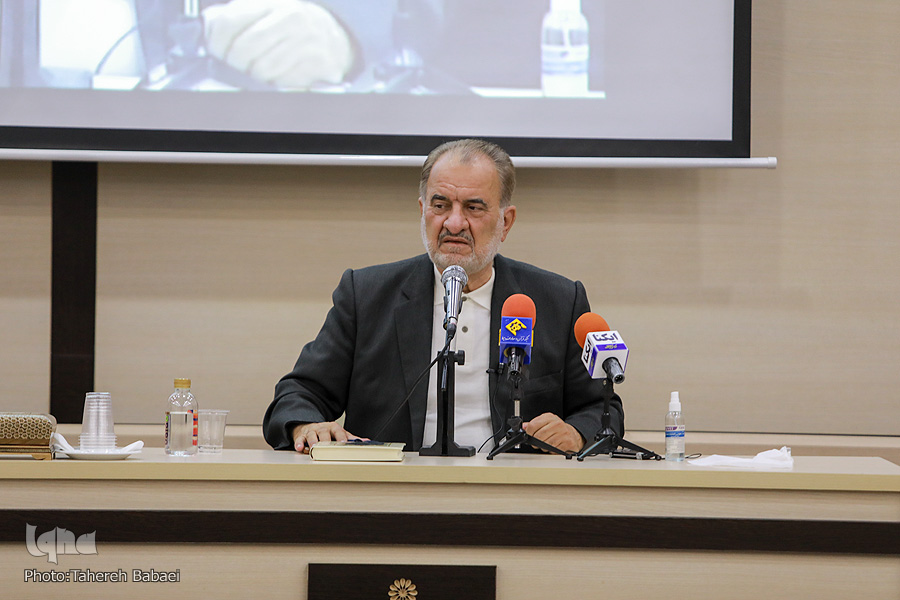 عباس سلیمی پیشکسوت قرآنی در مراسم بزرگداشت پدران و مادران آسمانی جامعه قرانی عباس سلیمی پیشکسوت قرآنی در مراسم بزرگداشت پدران و مادران آسمانی جامعه قرانی