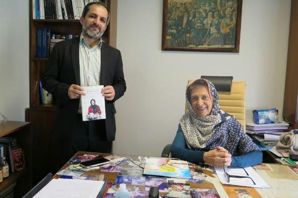 تجلیل از منصوره اتحادیه به عنوان استاد خادم کتاب