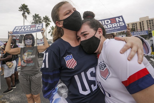 شادی طرفداران بایدن و ناراحتی حامیان ترامپ + عکس