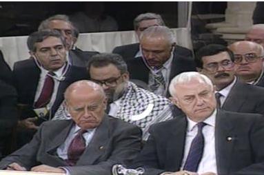 صائب عریقات؛ از دانشگاه سانفرانسیسکو تا شهرت با چپیه فلسطینی