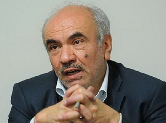 فیرحی خمیر سنت را در تنوز نظریههای مدرن علوم انسانی میپخت