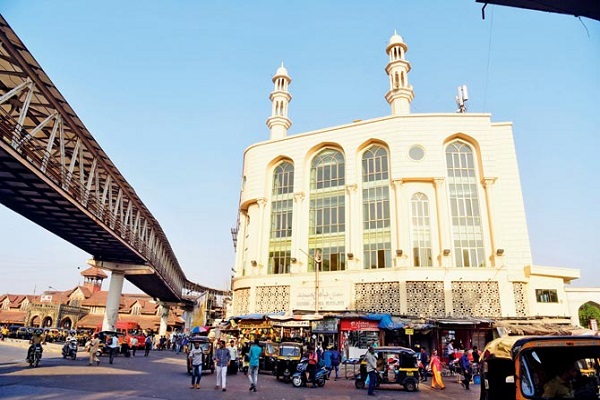 بازگشایی مساجد و عبادت&zwnj;گاه&zwnj;های بمبئی هند پس از هشت ماه تعطیلی + عکس