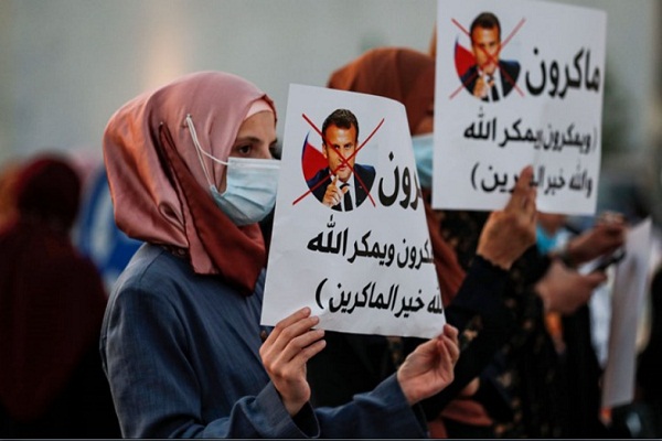 فیلم | ادامه اعتراضات و تهدید به تحریم در واکنش به اسلام&zwnj;ستیزی فرانسه