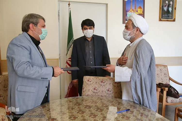 امضای تفاهمنامه همکاری سازمان فعالیتهای قرآنی دانشگاهیان و جامعة المصطفی(ص) امضای تفاهمنامه همکاری سازمان فعالیتهای قرآنی دانشگاهیان و جامعة المصطفی(ص)