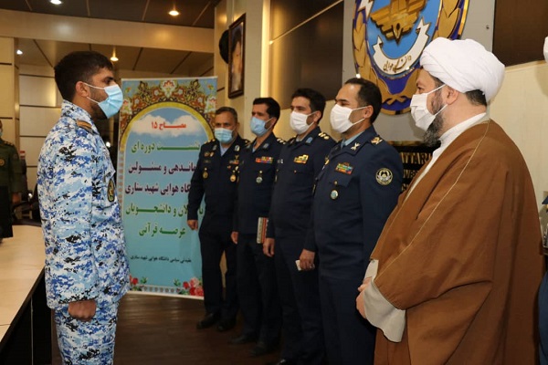 بهترین راه پرورش اخلاق تمسک جستن به قرآن است