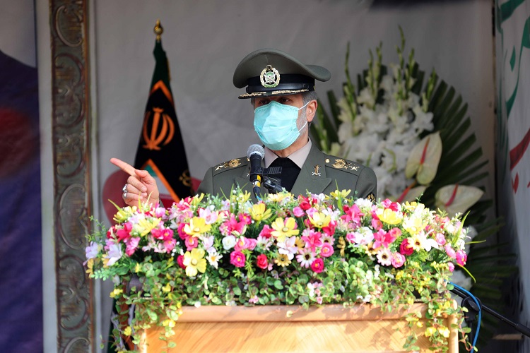 برگزاری مراسم تشییع و خاکسپاری پیکر شهید فخری‌زاده / وزیر دفاع: هیچ ترور و جنایتی بی‌پاسخ نمی‌ماند