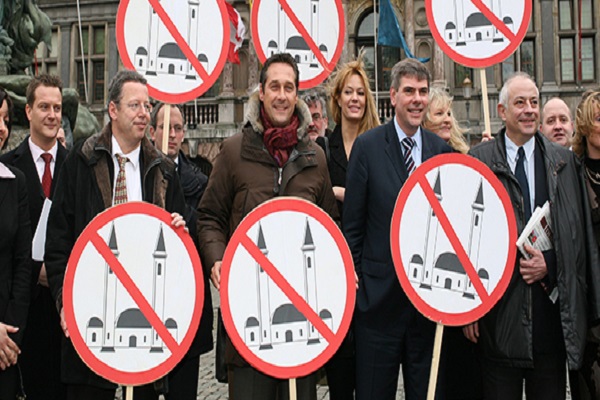 انگیزه‌های سیاسی صدر اعظم اتریش در ایجاد محدودیت برای نهادهای اسلامی