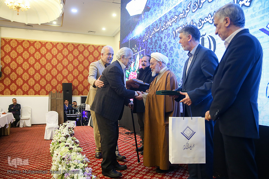 برگزاری مراسم تجلیل از خادمان قرآن دهه فجر با حضور رئیس‌جمهور