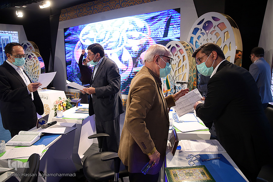 رقابت قاریان خوشخوان مشهد در شب دوم مسابقات / سایه سنگین اُفت صدا بر تنظیم و تنغیم