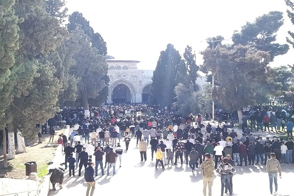 اقامه نماز جمعه در مسجد الاقصی با حضور هزاران فلسطینی + عکس