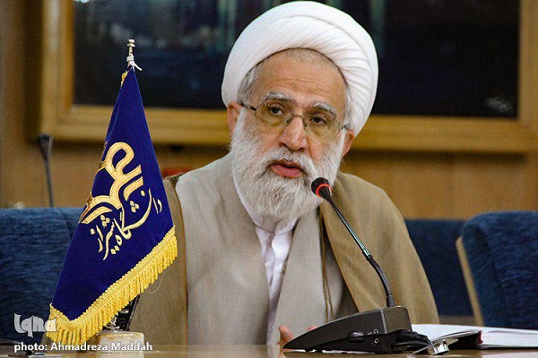 ارسالی ///زبان انتقال مفاهیم در رشتههای الهیات بهروز نیست