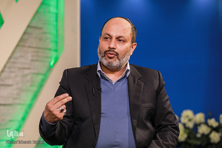 آنچه مردم را اذیت می&zwnj;کند، فقر نیست تبعیض است